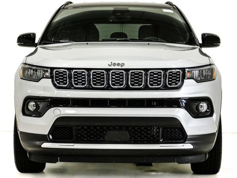 Used 2025 Jeep Compass Limited AWD/4WD image 2