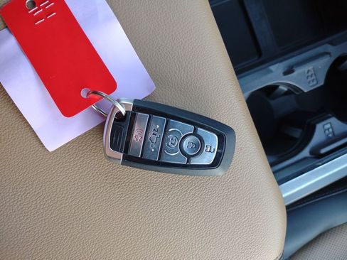 Used 2024 Ford F350 Lariat image 32