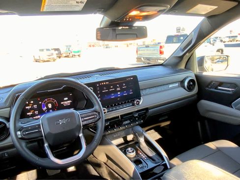 Certified 2025 Chevrolet Colorado ZR2 w/ Technology Package image 40