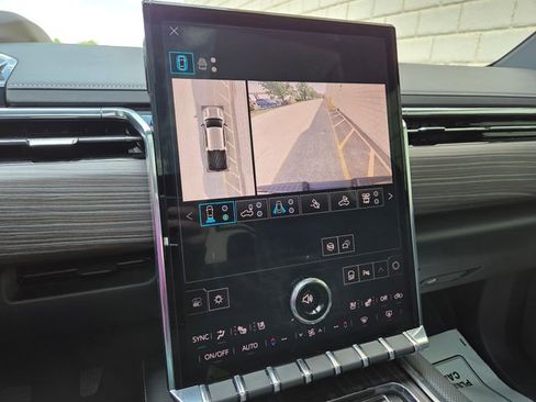 Used 2025 GMC Sierra EV Denali AWD/4WD image 40