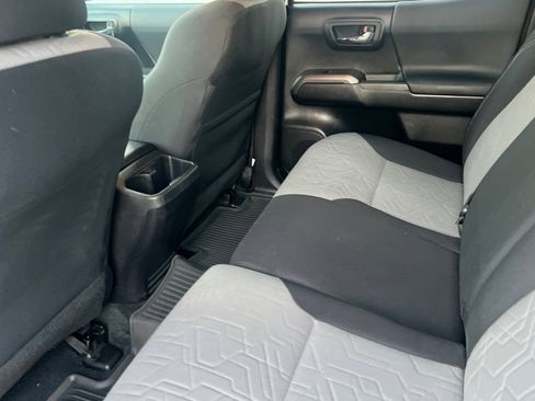 Used 2021 Toyota Tacoma TRD Off-Road image 13