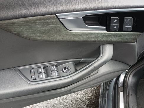 Used 2021 Audi A4 2.0T Premium w/ Convenience Package image 12