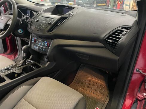 Used 2017 Ford Escape SE FWD image 18