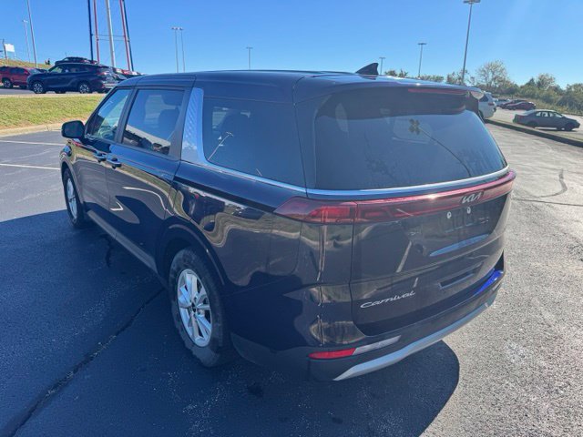 Used 2022 Kia Carnival LX FWD image 5
