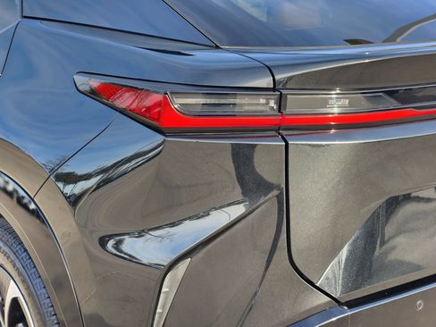 Used 2024 Lexus RZ 300e Premium image 5