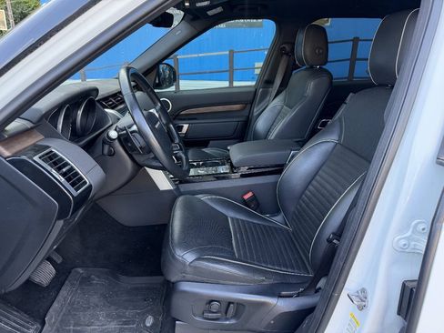 Used 2017 Land Rover Discovery HSE AWD/4WD image 10