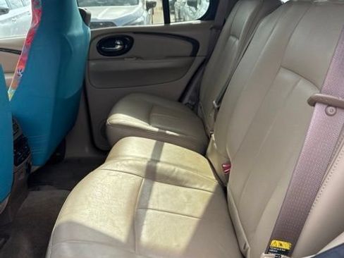 Used 2004 Buick Rainier CXL w/ Convenience Package AWD/4WD image 17