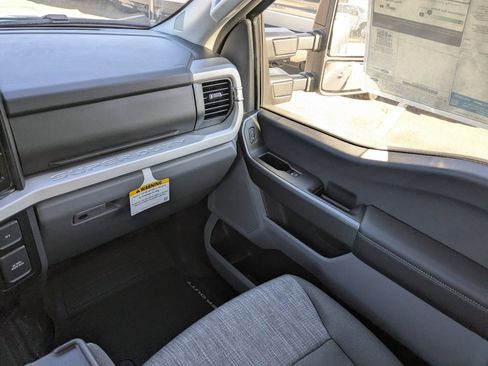 New 2026 Ford F250 XLT w/ FX4 Off-Road Package AWD/4WD image 18