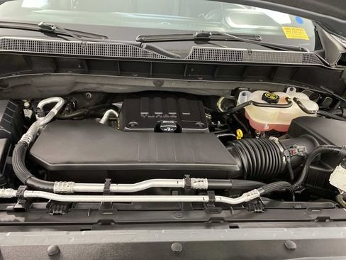 Used 2023 Chevrolet Silverado 1500 LT AWD/4WD image 30