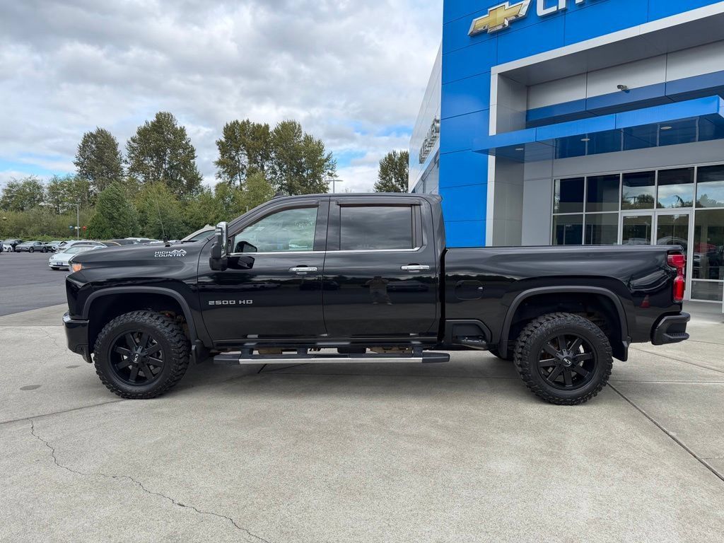 Used 2022 Chevrolet Silverado 2500 High Country w/ Technology Package AWD/4WD image 2