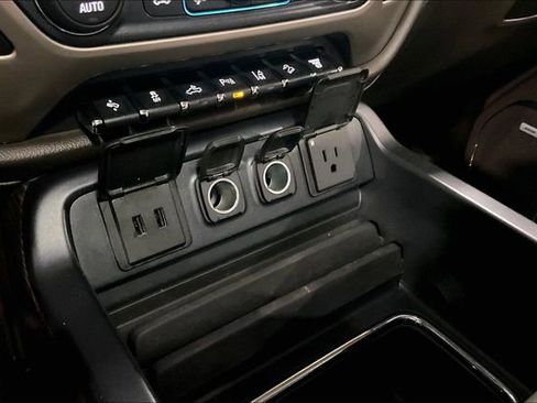 Used 2017 GMC Sierra 2500 Denali w/ Duramax Plus Package AWD/4WD image 26