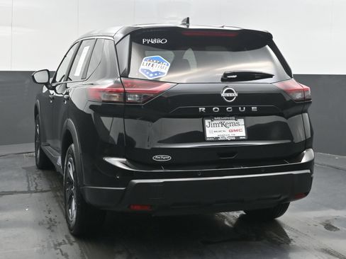Used 2025 Nissan Rogue SV FWD image 8