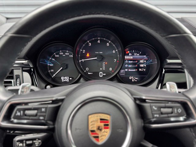 Certified 2023 Porsche Macan AWD/4WD image 20