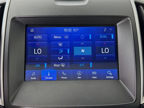 Used 2020 Ford Edge SEL w/ Cold Weather Package AWD/4WD image 16