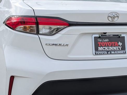 Used 2025 Toyota Corolla LE FWD image 8