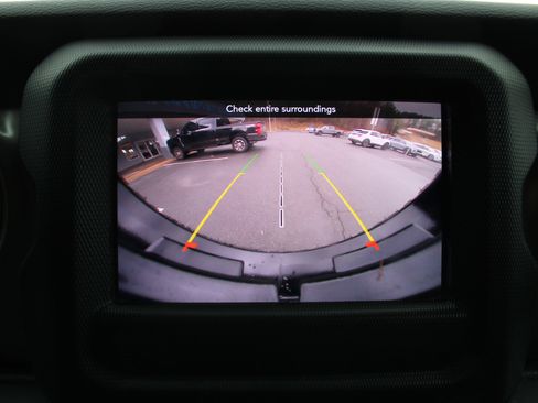 Used 2023 Jeep Wrangler Sport image 23