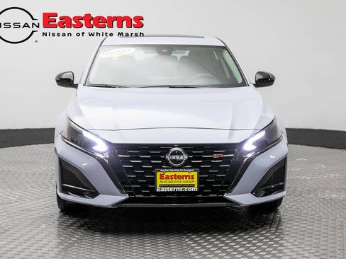 Used 2023 Nissan Altima 2.5 SR AWD/4WD image 2