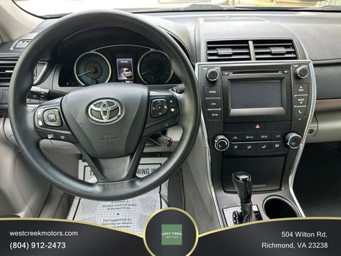 Used 2017 Toyota Camry LE image 10