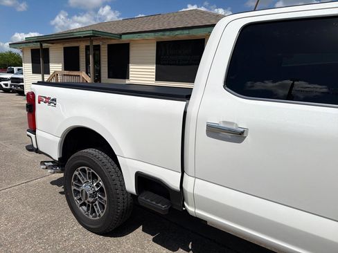 Used 2024 Ford F250 Limited w/ FX4 Off-Road Package image 9