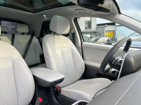 Used 2024 Hyundai Ioniq 5 Limited image 46