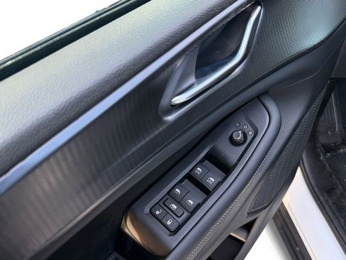 New 2025 Jeep Grand Cherokee Altitude image 17