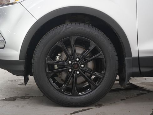 Used 2018 Ford Escape SE w/ Ford Safe & Smart Package FWD image 28