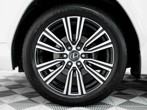 Used 2024 Lexus LX 600 4WD w/ Appearance Package image 35