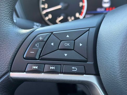 Used 2025 Nissan Altima 2.5 SV FWD image 20