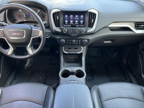 Used 2024 GMC Terrain SLT AWD/4WD image 32