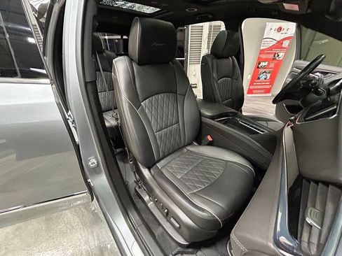 Used 2023 Buick Enclave Avenir w/ Avenir Technology Package image 5