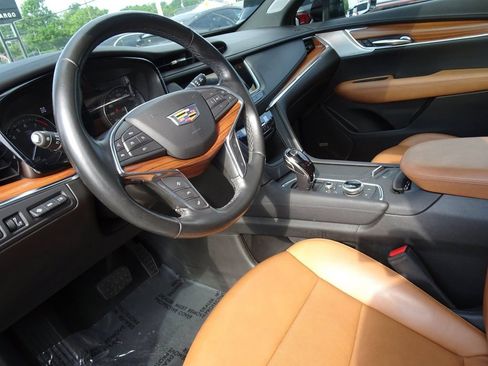 Used 2021 Cadillac XT5 Premium Luxury AWD/4WD image 12