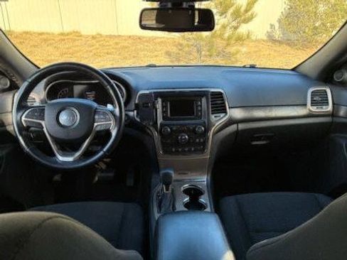 Used 2016 Jeep Grand Cherokee Laredo w/ Quick Order Package 23E image 7