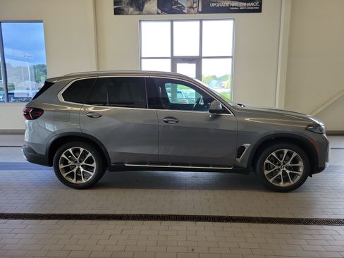 Used 2024 BMW X5 xDrive40i AWD/4WD image 4