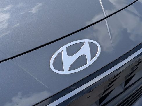 Used 2025 Hyundai Elantra SEL w/ Cargo Package FWD image 4