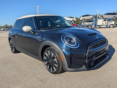 Used 2022 MINI Cooper S image 2
