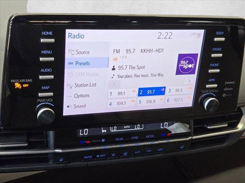 Used 2022 Toyota Sienna XLE FWD image 15