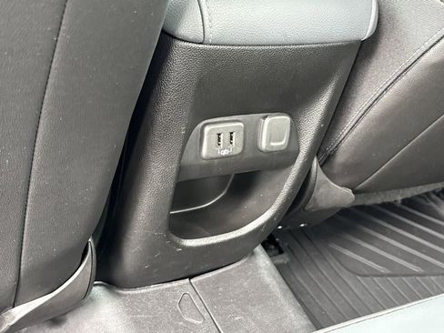 Used 2021 Chevrolet Colorado Z71 RWD image 11