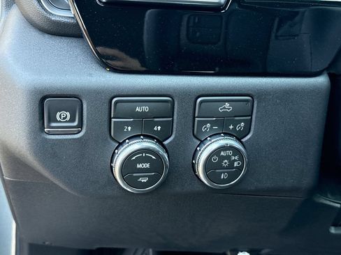 New 2026 GMC Sierra 1500 Elevation w/ Elevation Select Package AWD/4WD image 18