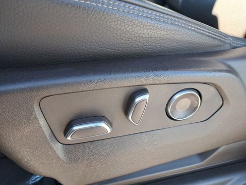 Used 2023 GMC Yukon Denali image 17