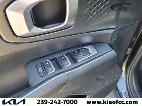 Certified 2024 Kia Sorento S w/ Panoramic Sunroof Package image 22