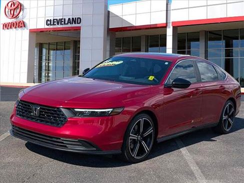 Used 2025 Honda Accord Sport image 4