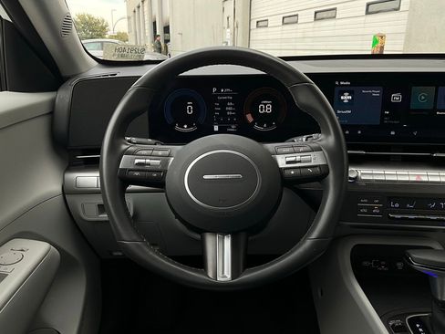 Used 2025 Hyundai Kona SEL image 34