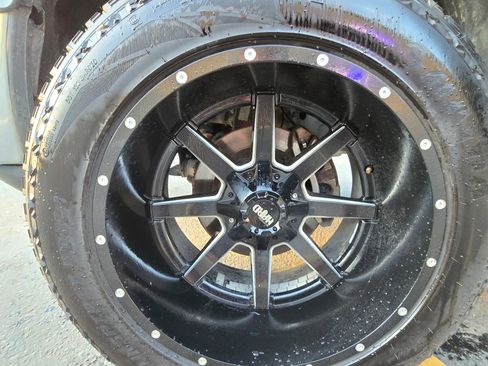 Used 2017 RAM 1500 Classic SLT w/ SLT Plus D←cor Group image 19