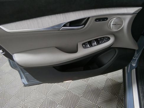 Used 2024 INFINITI QX50 Sensory image 14