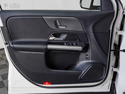 Certified 2023 Mercedes-Benz GLA 250 image 23