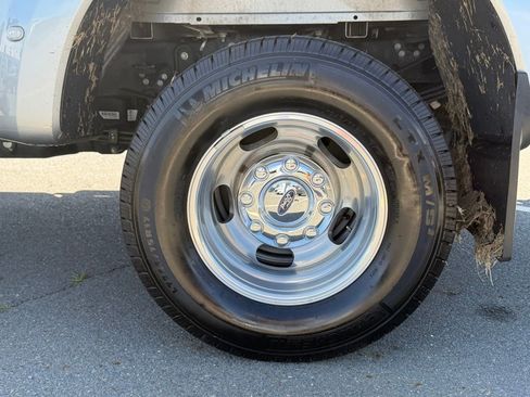 Used 2024 Ford F350 Platinum AWD/4WD image 10