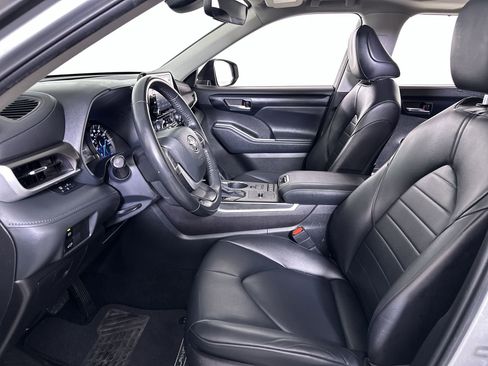 Used 2022 Toyota Highlander XLE image 65