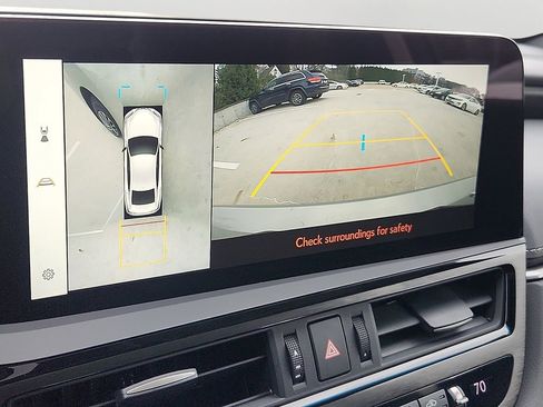 Used 2024 Lexus ES 300h w/ Luxury Package image 20