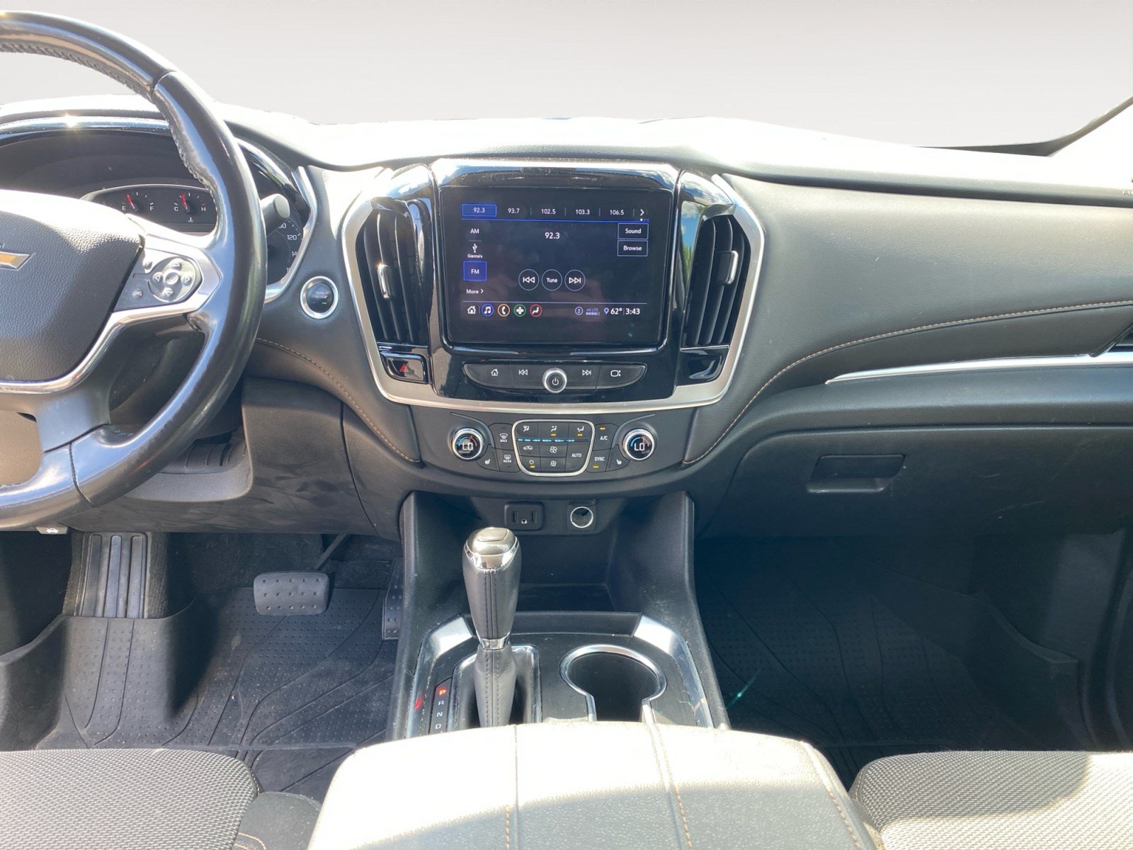 Used 2020 Chevrolet Traverse LT FWD image 14