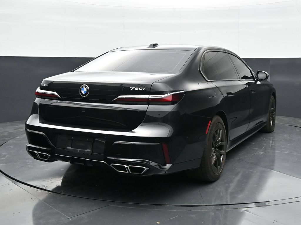 Used 2023 BMW 760i xDrive AWD/4WD image 10